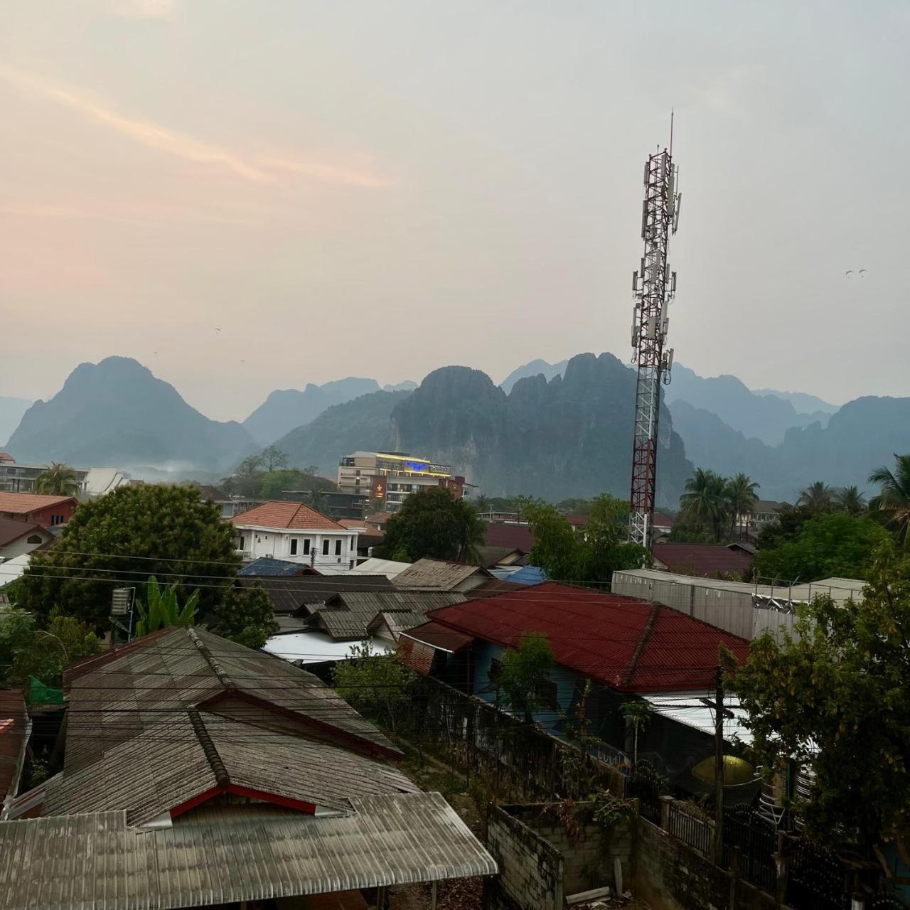 Smile Guesthouse Vangvieng Ванг-Виенг Экстерьер фото