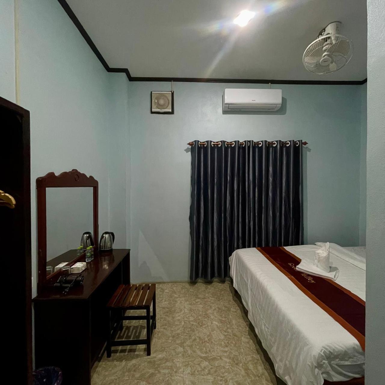 Smile Guesthouse Vangvieng Ванг-Виенг Экстерьер фото